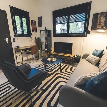 112 Downtown Loft דירה