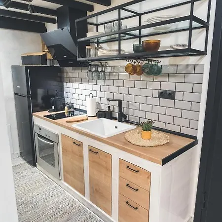 112 Downtown Loft * Volos